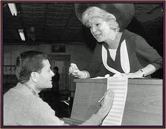 Jerry Herman at piano w Channing foto